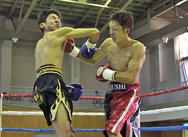 地元で圧巻のｔｋｏ勝ち ボクシング 角谷選手 丹波新聞