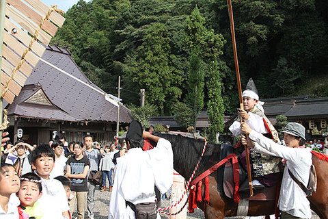 佐佐婆神社 伝統のはた祭り 流鏑馬神事を奉納 丹波新聞