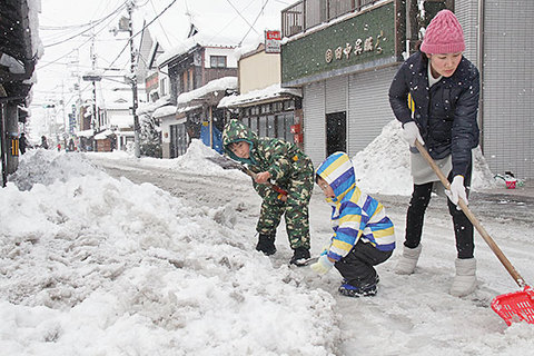 丹波地域 過去22年で積雪最多 交通乱れ生活に影響 丹波新聞