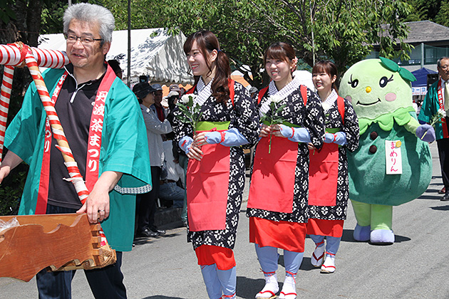 茶どころにぎわう 味間奥で まつり 丹波新聞