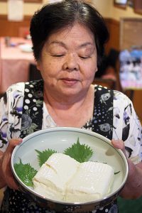 その名も 借金なし レア大豆で豆腐 月1度60丁のみ販売 丹波新聞