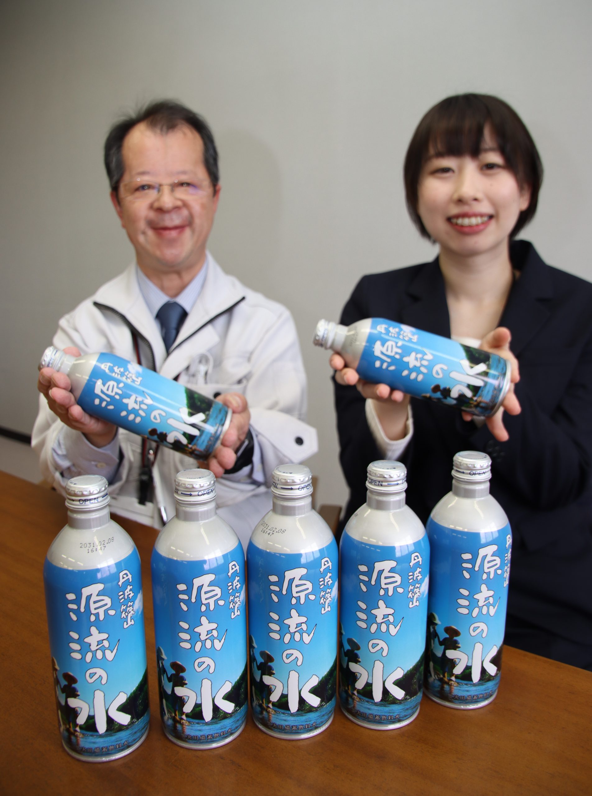 水道水をボトルに 「災害用備蓄保存水」 清流のまちもPR - 丹波新聞