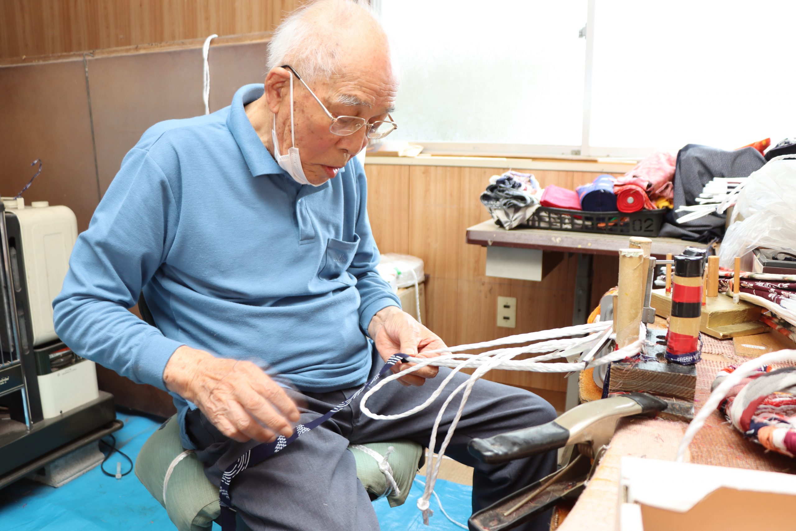 95歳、布草履作家です 自作「編み機」で我流 「人とつながり生きがい